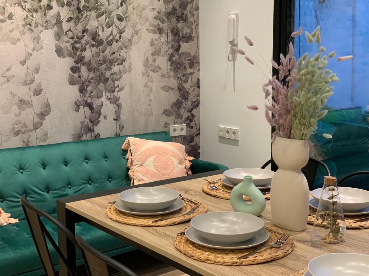 ולנסיה La Reina Beach Rooms מראה חיצוני תמונה