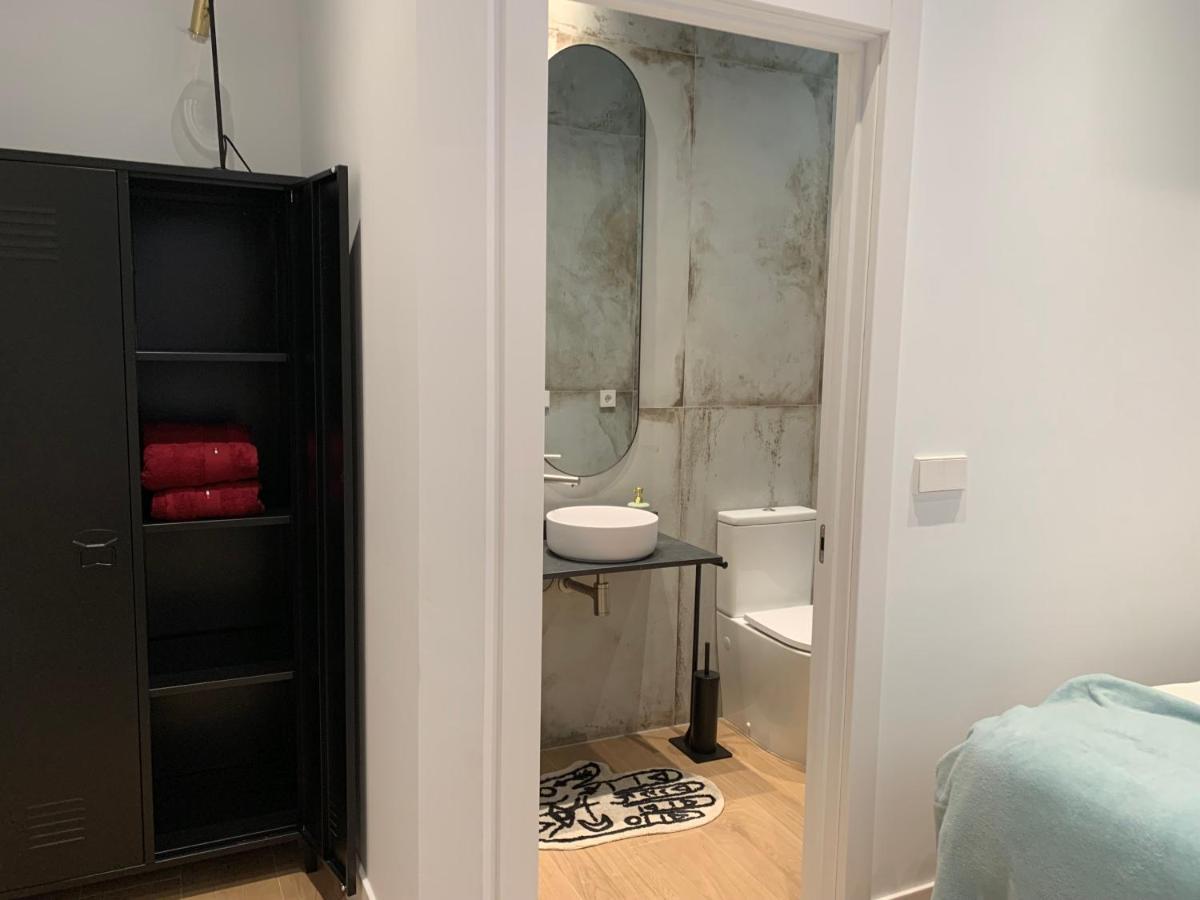 ולנסיה La Reina Beach Rooms מראה חיצוני תמונה
