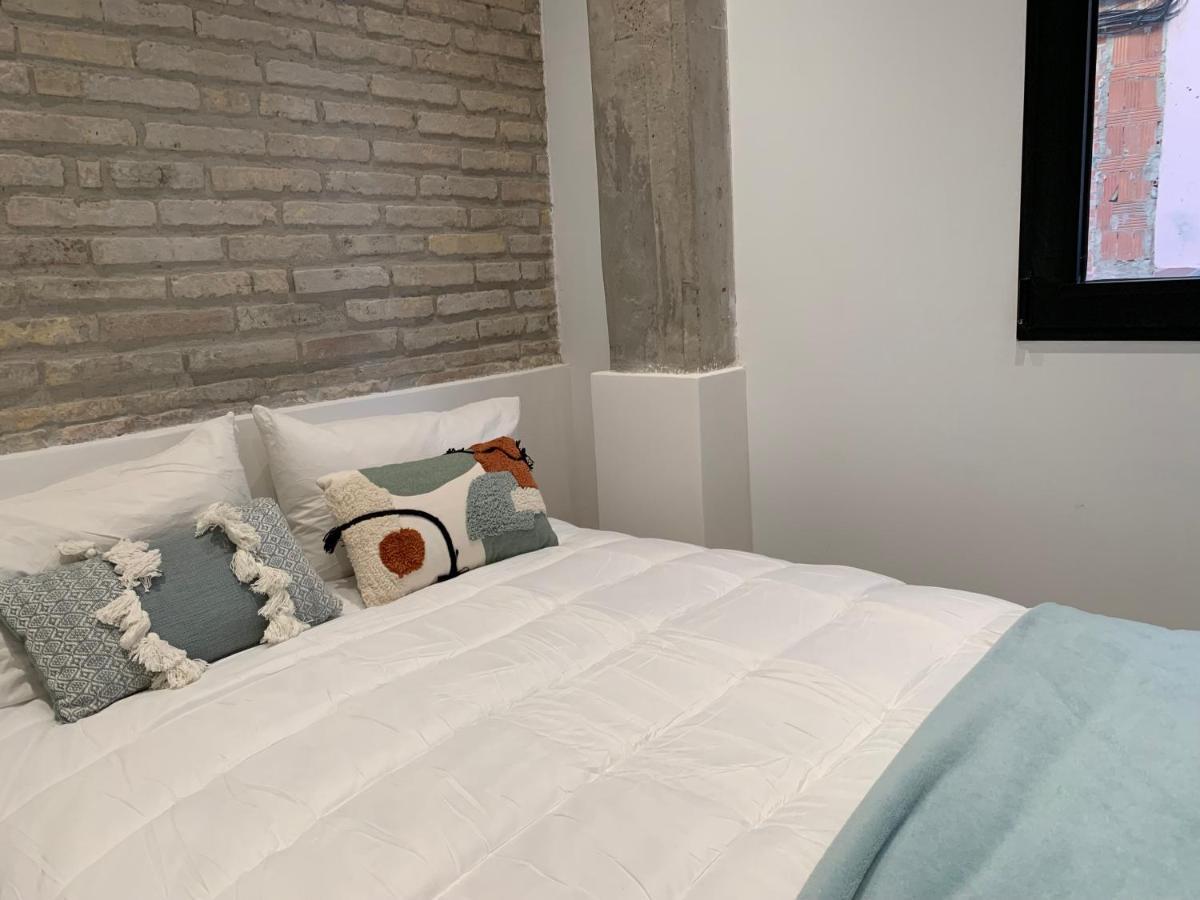 ולנסיה La Reina Beach Rooms מראה חיצוני תמונה