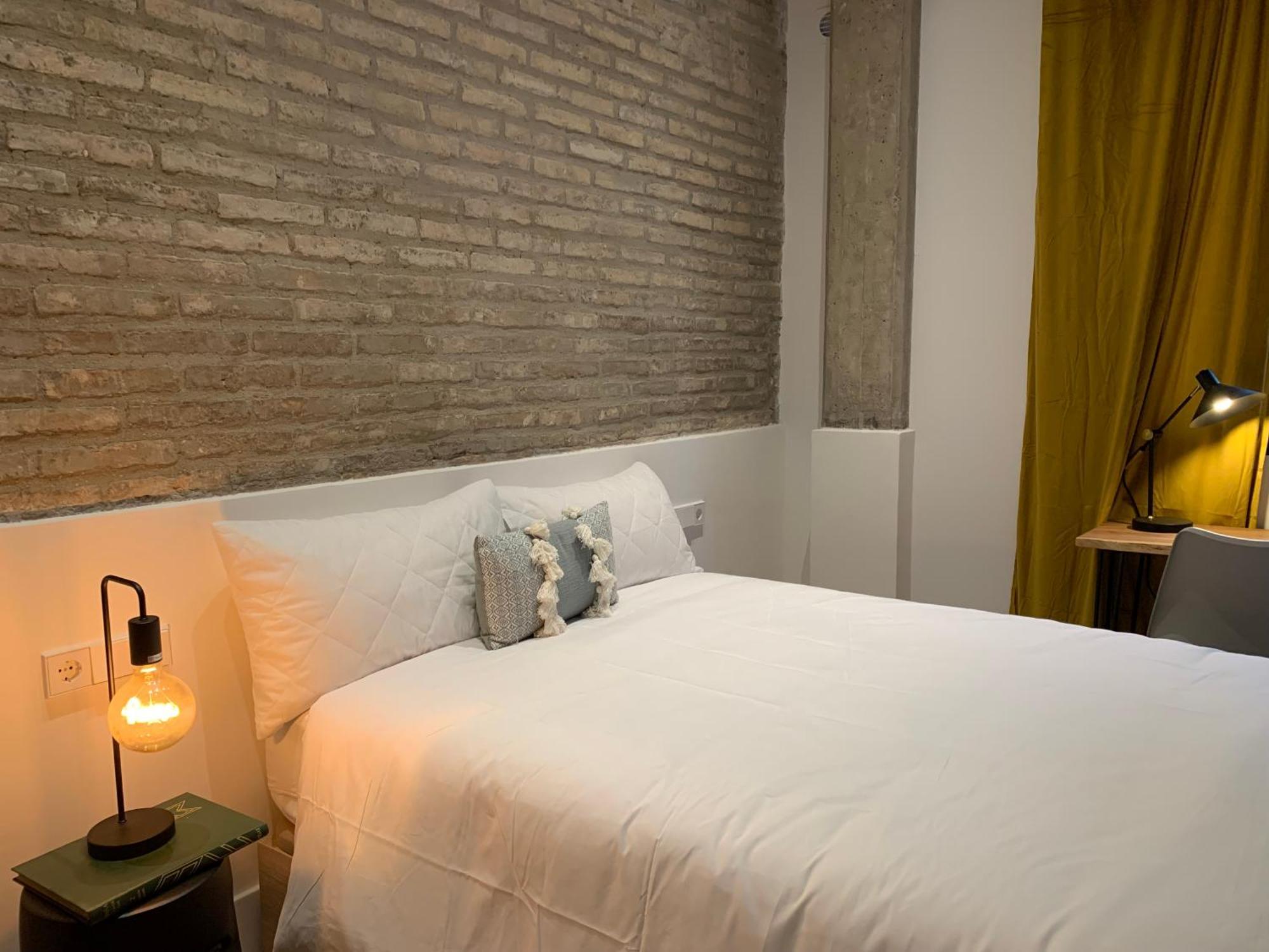 ולנסיה La Reina Beach Rooms מראה חיצוני תמונה