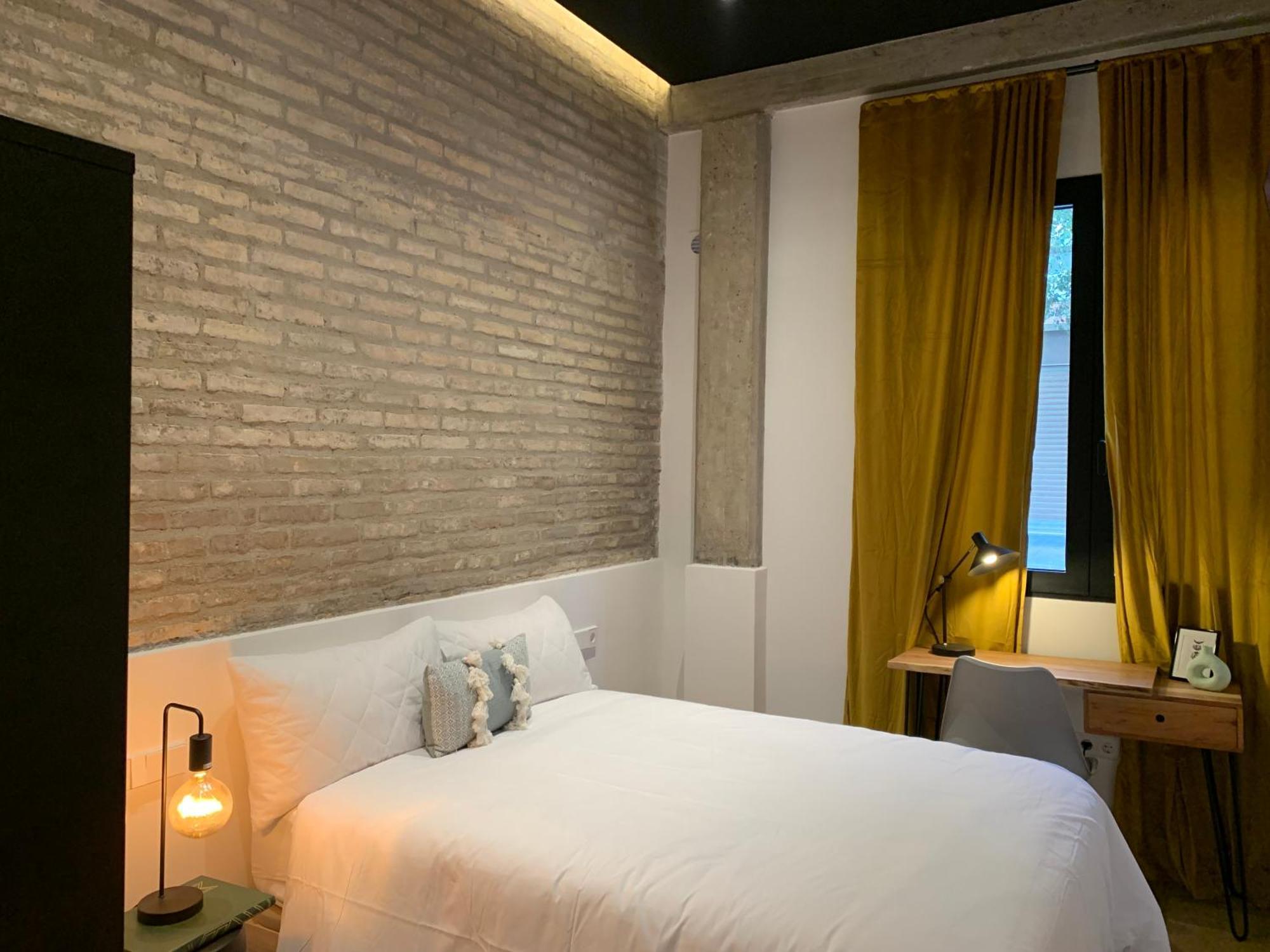 ולנסיה La Reina Beach Rooms מראה חיצוני תמונה