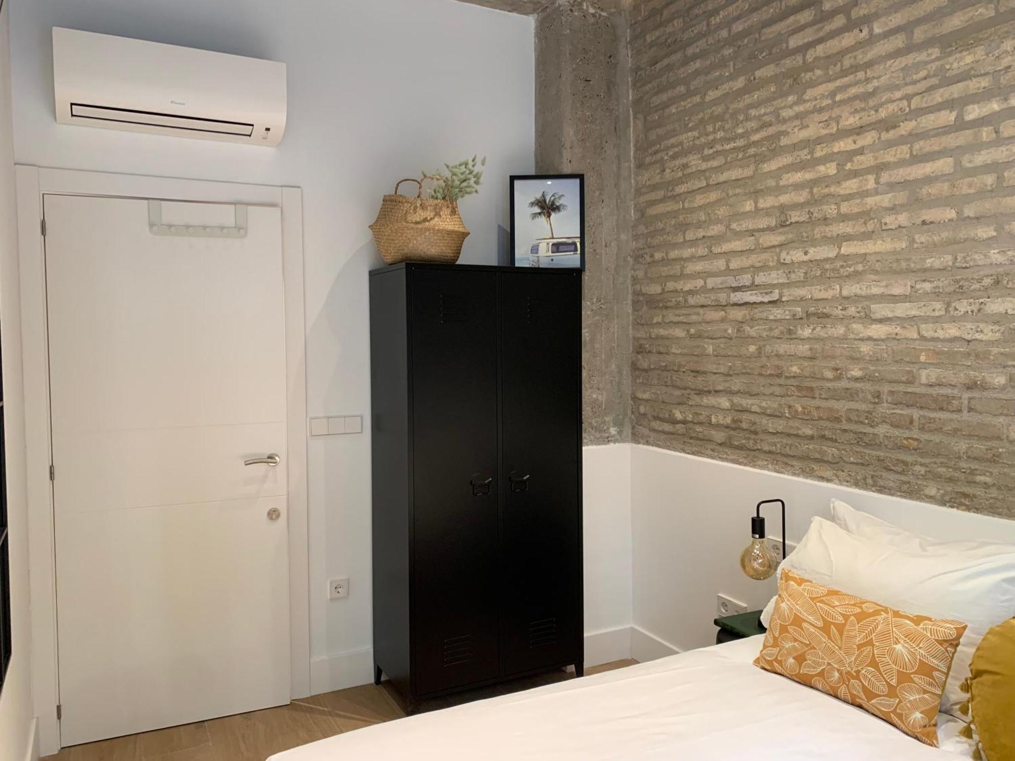 ולנסיה La Reina Beach Rooms מראה חיצוני תמונה