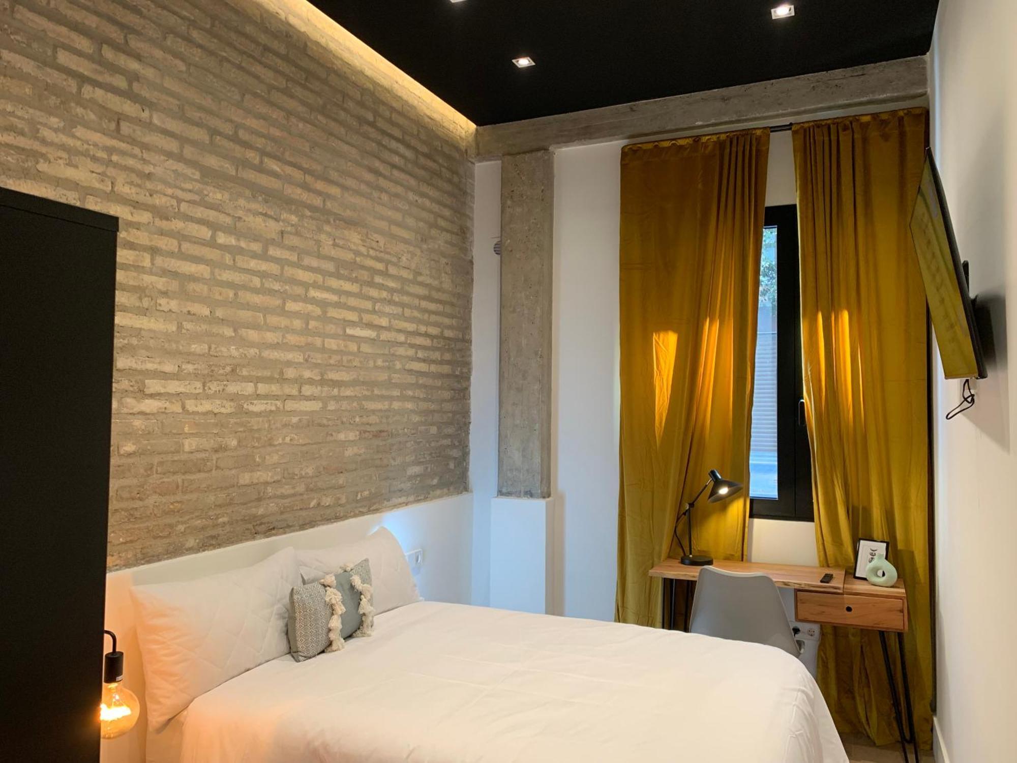 ולנסיה La Reina Beach Rooms מראה חיצוני תמונה