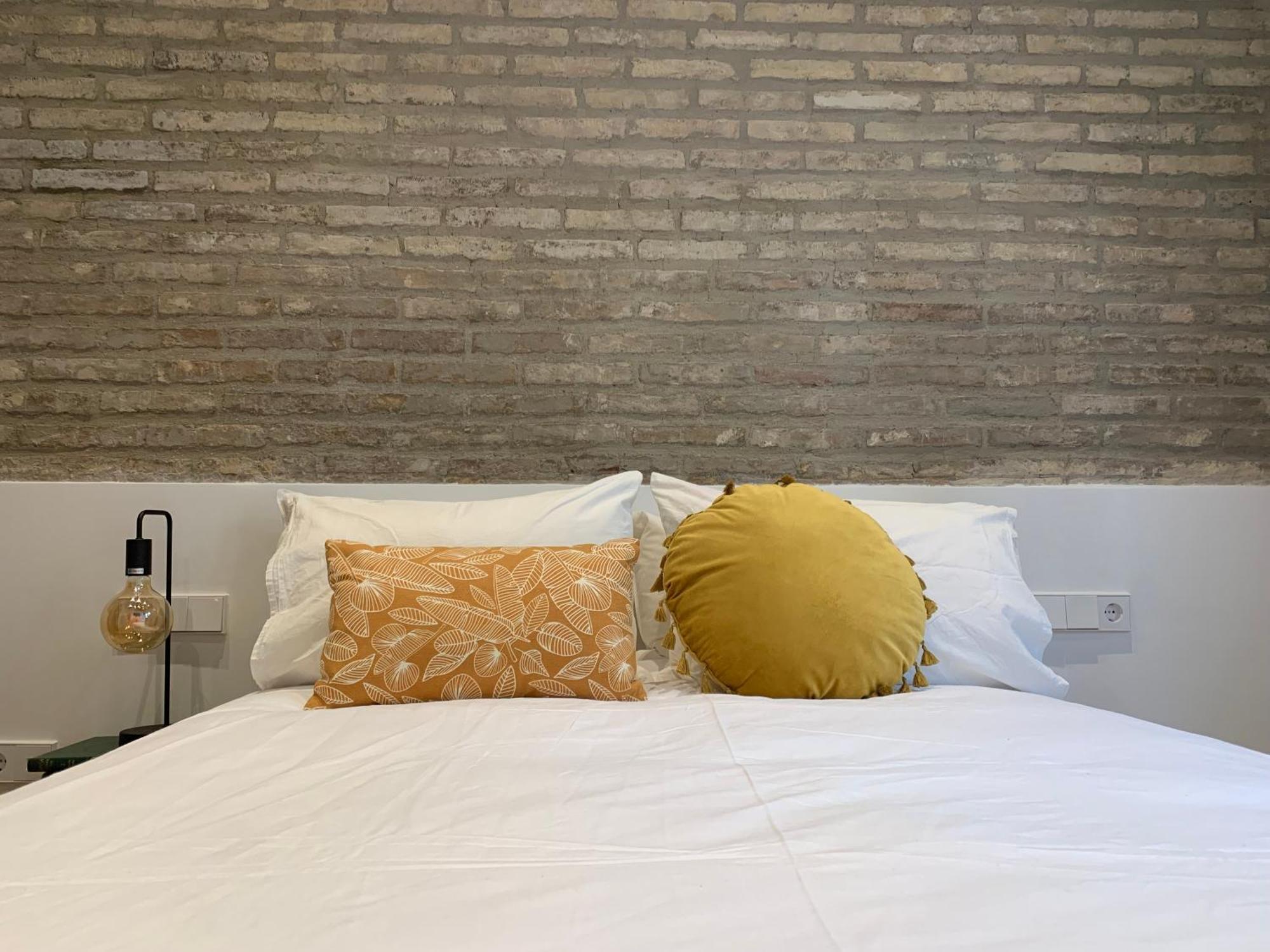 ולנסיה La Reina Beach Rooms מראה חיצוני תמונה
