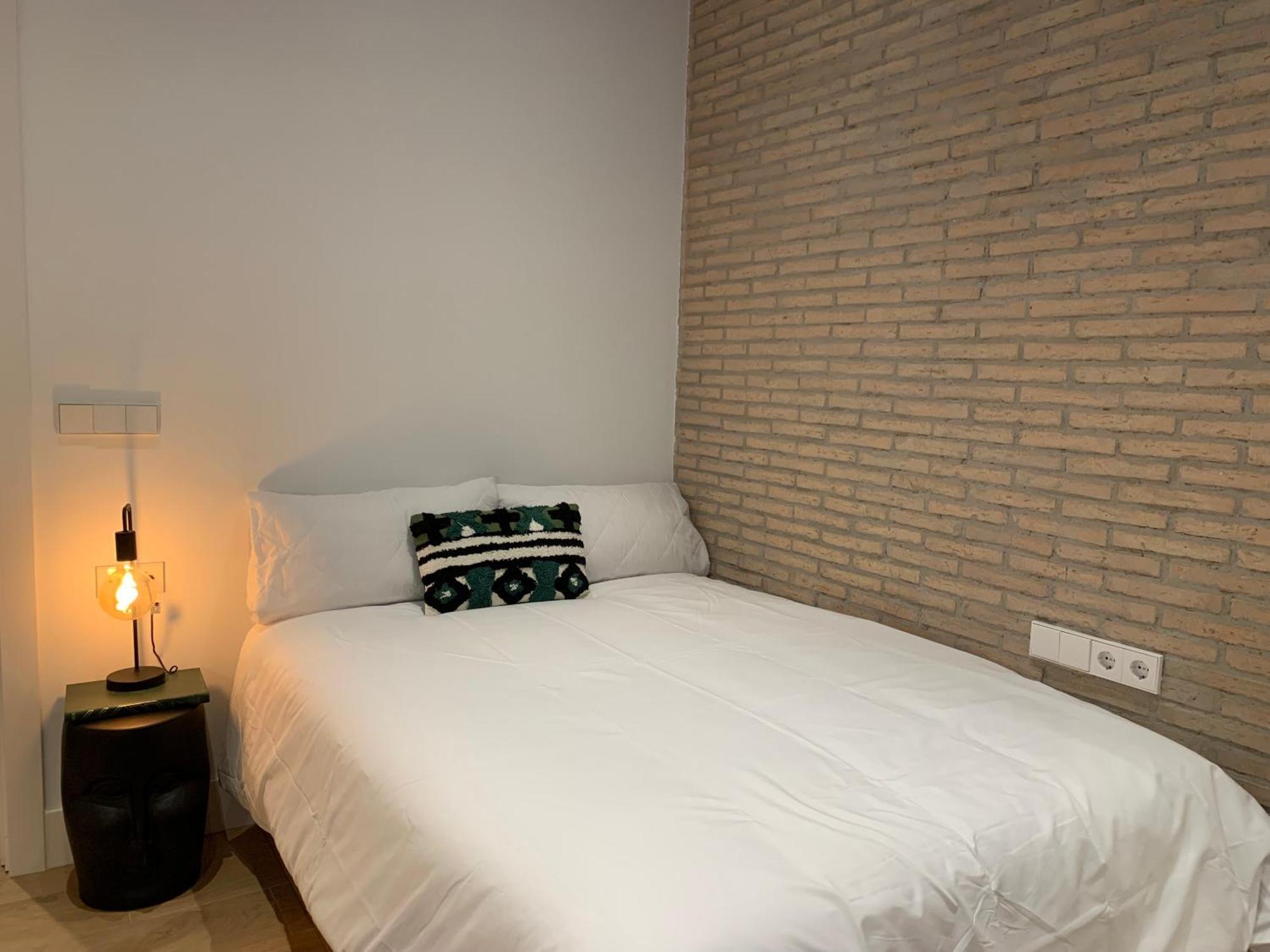 ולנסיה La Reina Beach Rooms מראה חיצוני תמונה