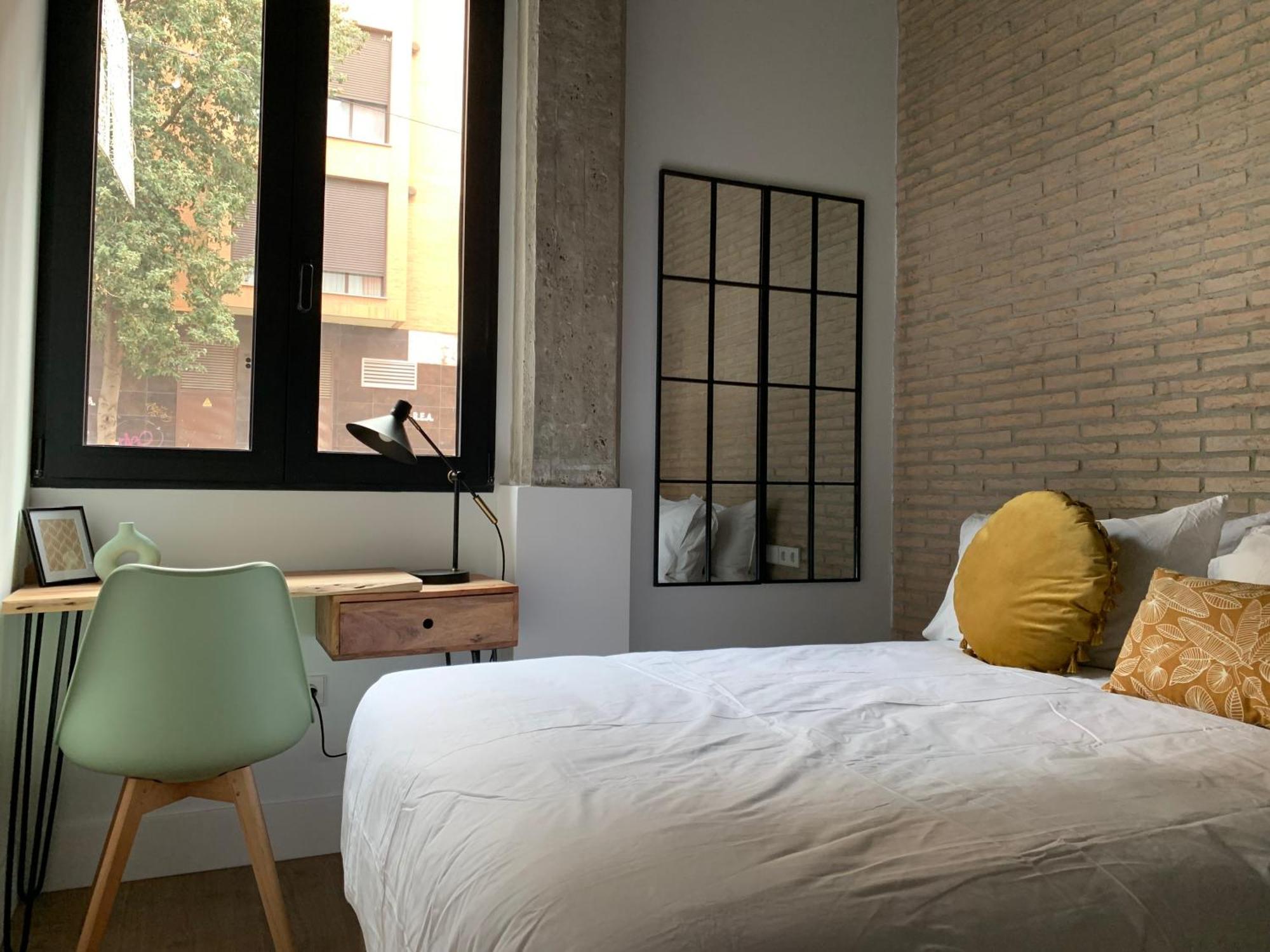 ולנסיה La Reina Beach Rooms מראה חיצוני תמונה