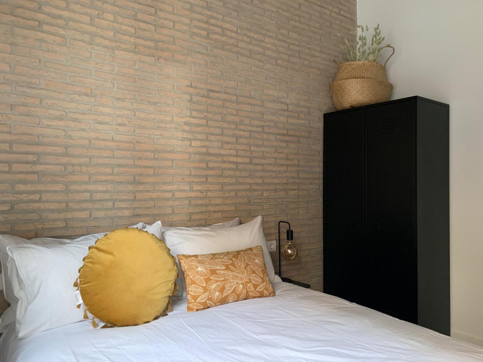 ולנסיה La Reina Beach Rooms מראה חיצוני תמונה