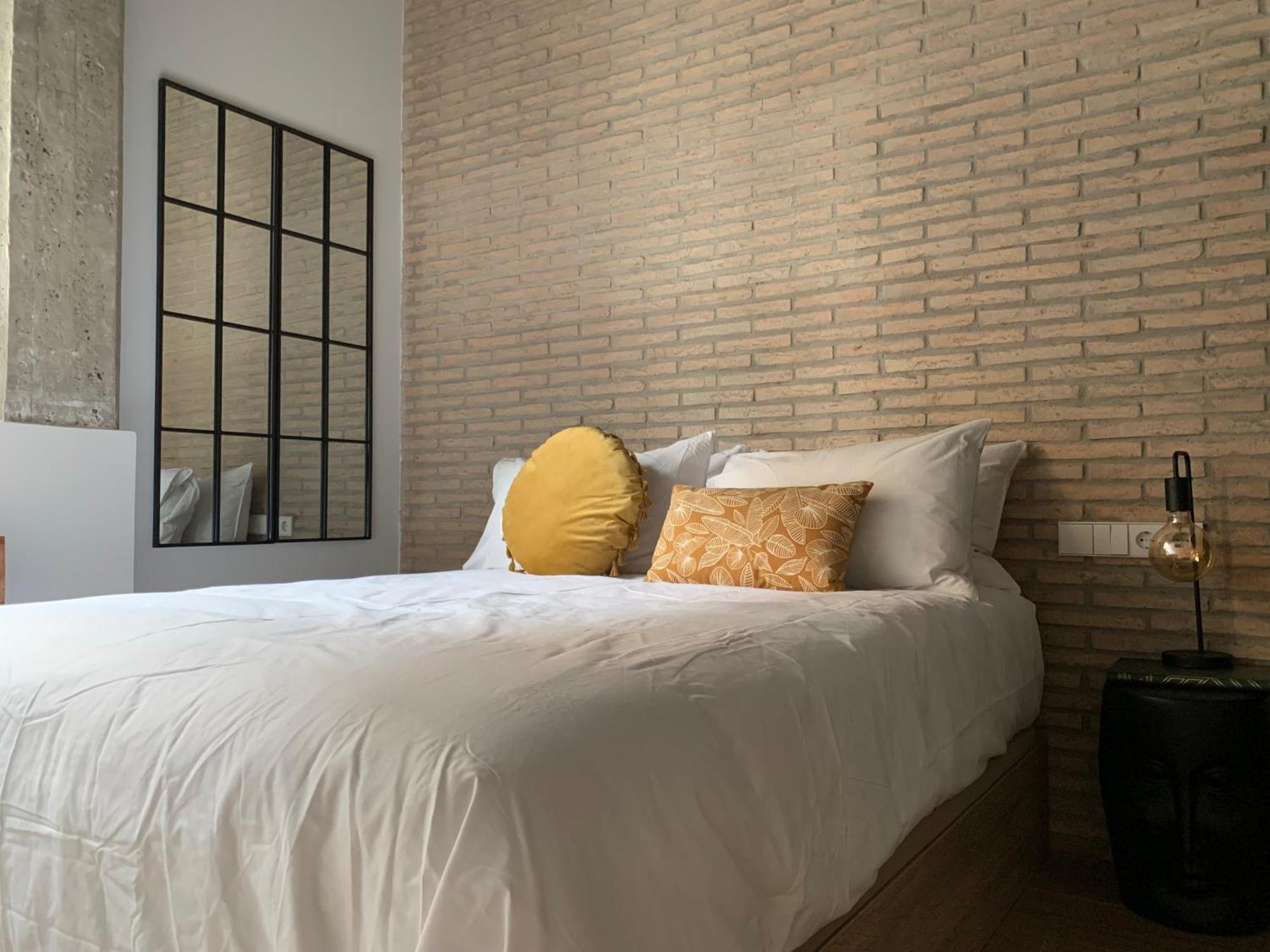 ולנסיה La Reina Beach Rooms מראה חיצוני תמונה